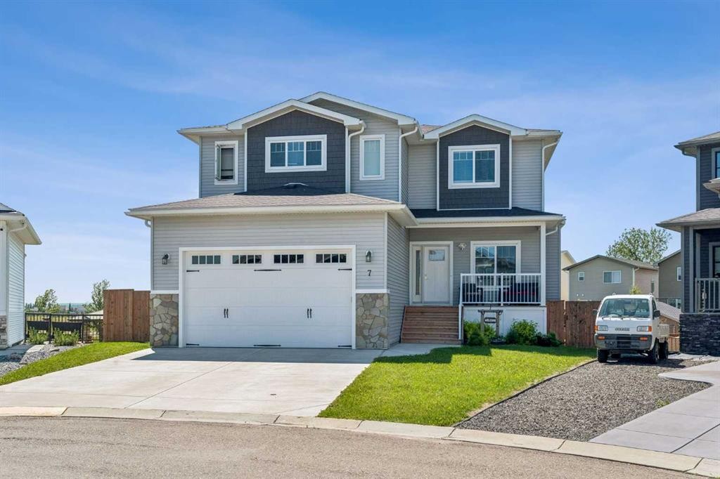 7 Bishop Circle, Carstairs, AB - Outdoor With Facade