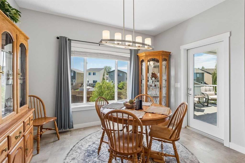 7 Bishop Circle, Carstairs, AB - Indoor Photo Showing Dining Room