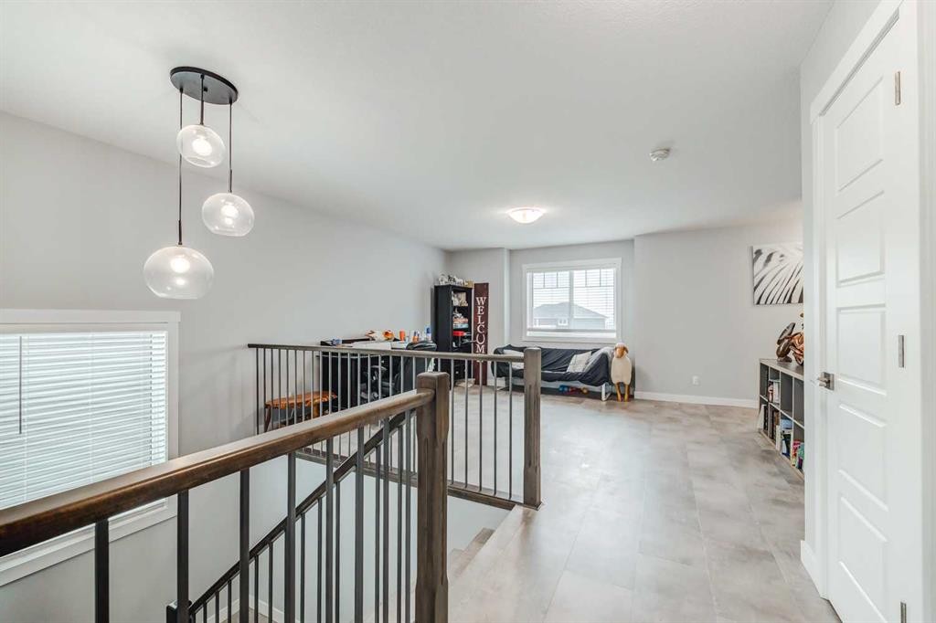 7 Bishop Circle, Carstairs, AB - Indoor Photo Showing Other Room