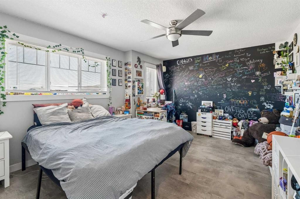 7 Bishop Circle, Carstairs, AB - Indoor Photo Showing Bedroom
