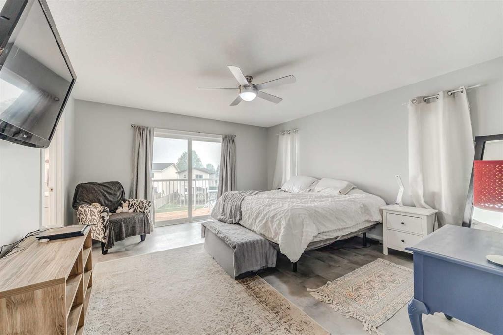 7 Bishop Circle, Carstairs, AB - Indoor Photo Showing Bedroom