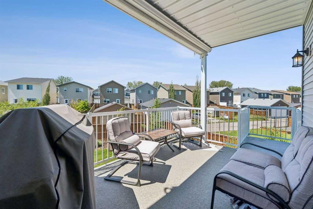 7 Bishop Circle, Carstairs, AB - Outdoor With Deck Patio Veranda With Exterior