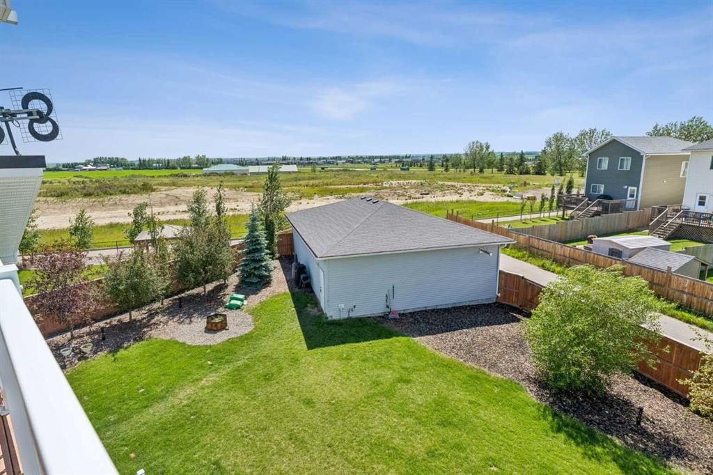 7 Bishop Circle, Carstairs, AB - Outdoor