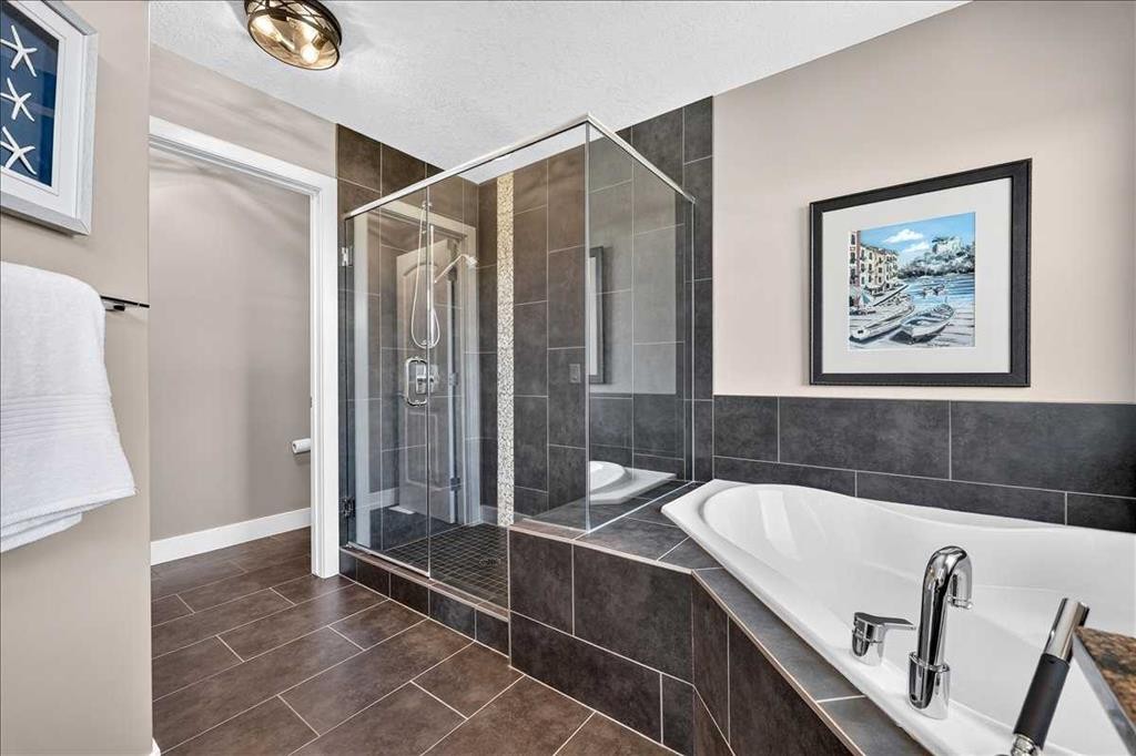 146 Valley Pointe Way Nw, Calgary, AB - Indoor Photo Showing Bathroom