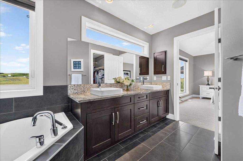 146 Valley Pointe Way Nw, Calgary, AB - Indoor Photo Showing Bathroom