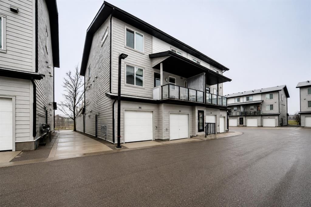 202-245 Redstone Ne, Calgary, AB