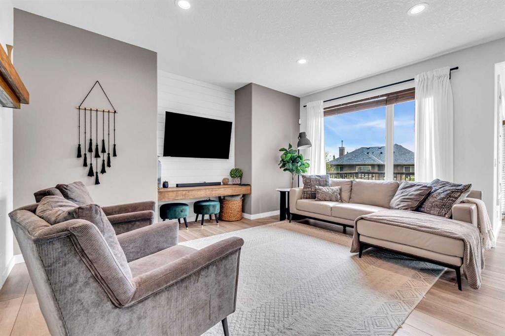 452 Evergreen Circle Sw, Calgary, AB