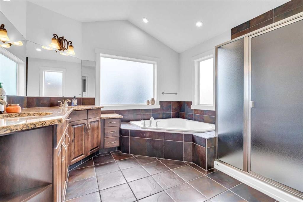 452 Evergreen Circle Sw, Calgary, AB