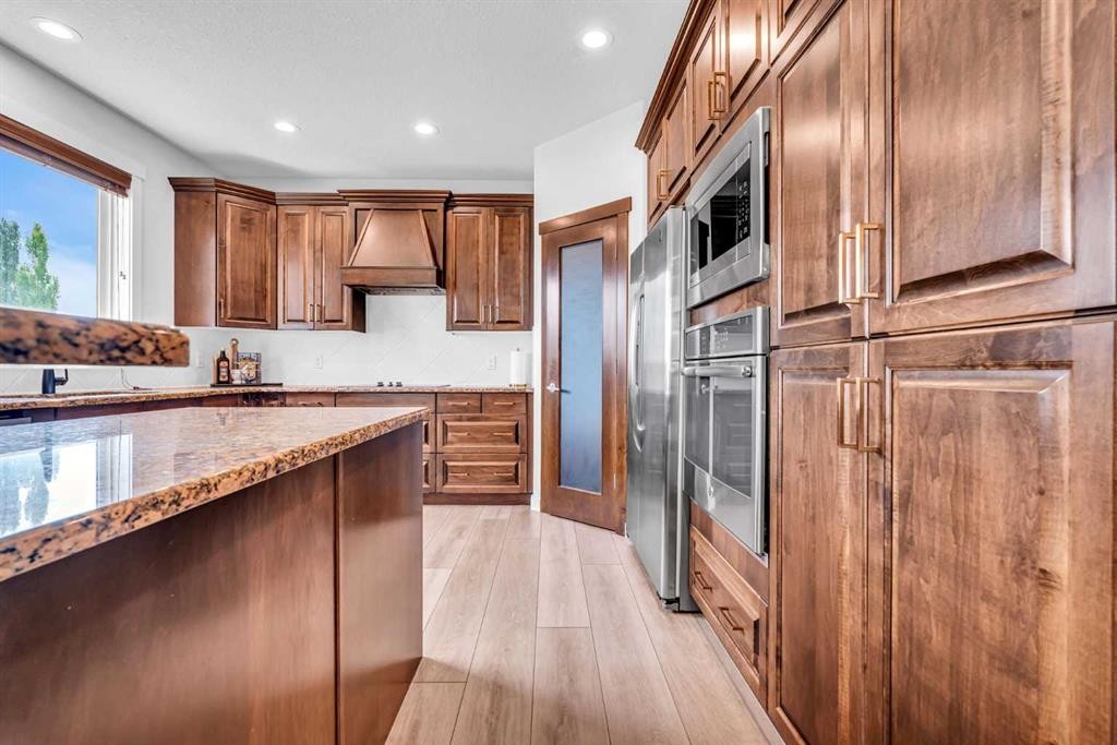 452 Evergreen Circle Sw, Calgary, AB