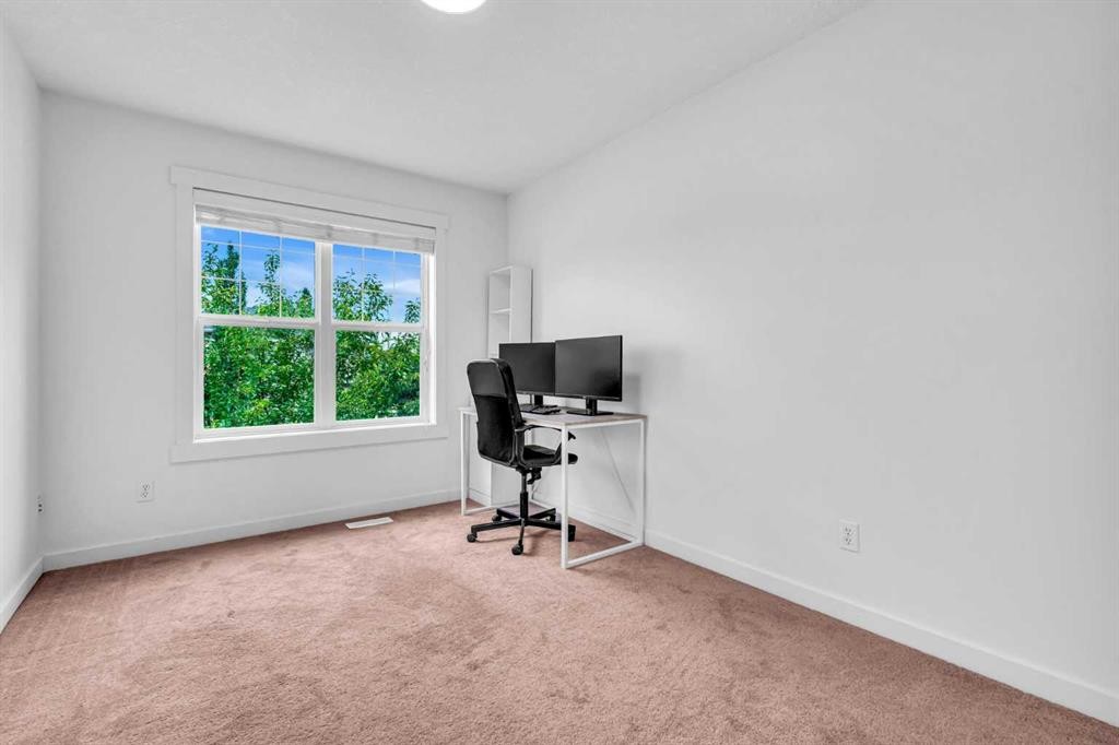 452 Evergreen Circle Sw, Calgary, AB