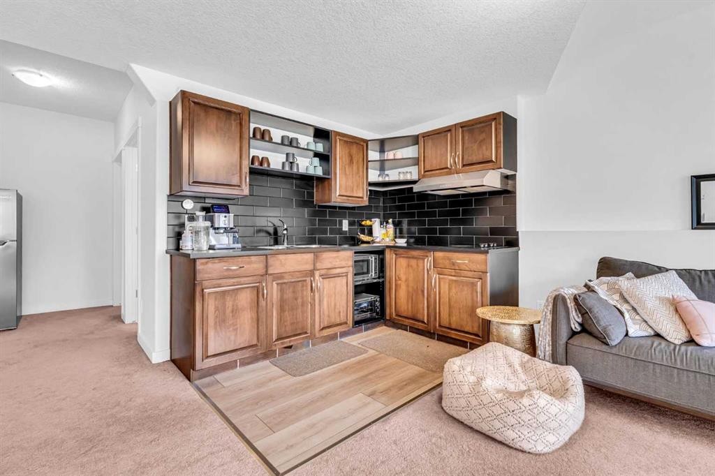 452 Evergreen Circle Sw, Calgary, AB