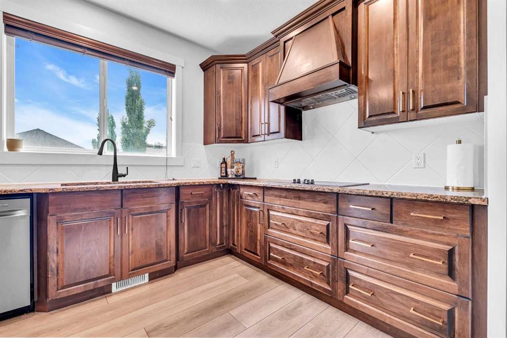 452 Evergreen Circle Sw, Calgary, AB
