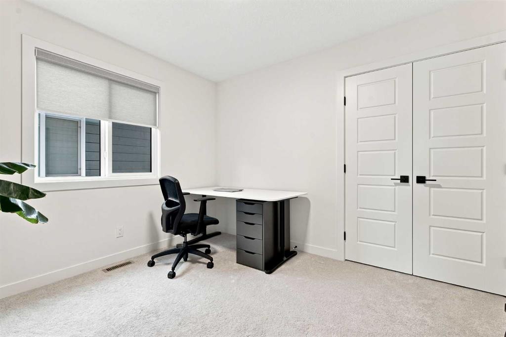 826 Alpine Drive Sw, Calgary, AB - Indoor