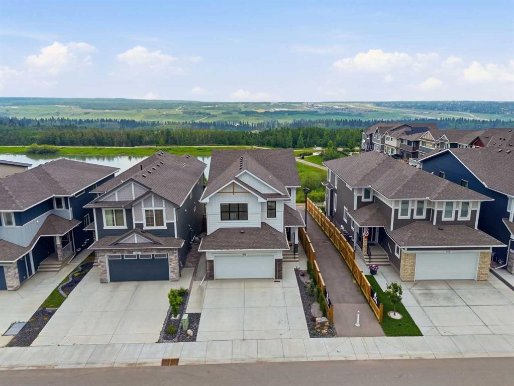 826 Alpine Drive Sw, Calgary, AB - Outdoor With Facade
