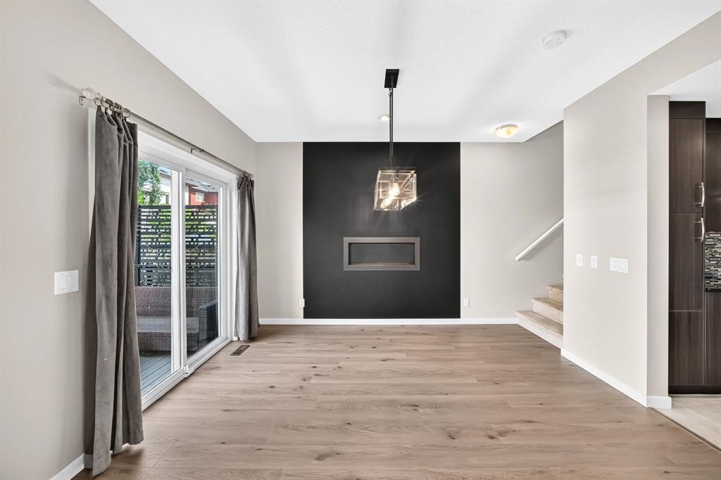 135 Evansridge Crescent Nw, Calgary, AB - Indoor Photo Showing Other Room