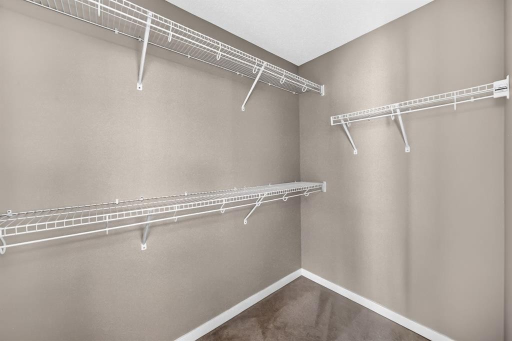 135 Evansridge Crescent Nw, Calgary, AB - Indoor With Storage