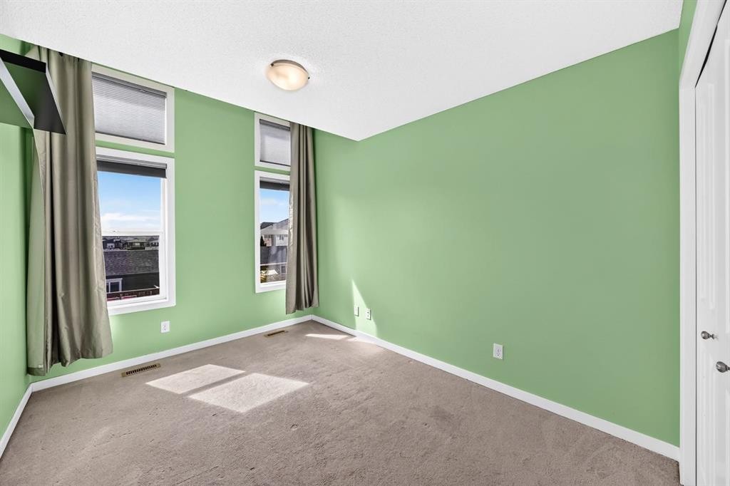 135 Evansridge Crescent Nw, Calgary, AB - Indoor Photo Showing Other Room