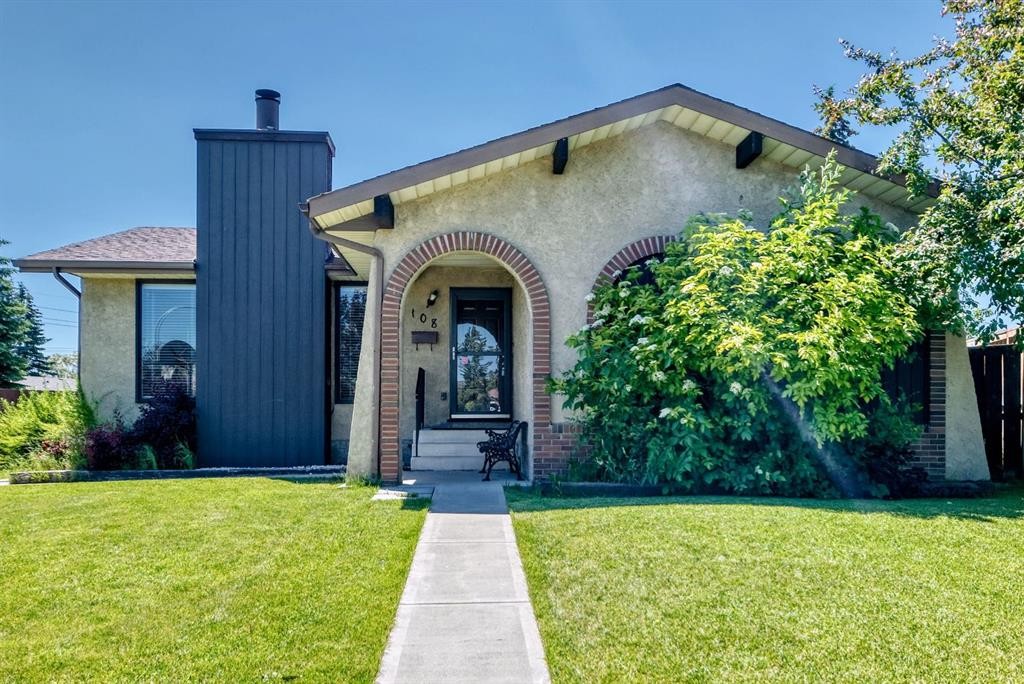 108 Falconridge Close Ne, Calgary, AB - Outdoor