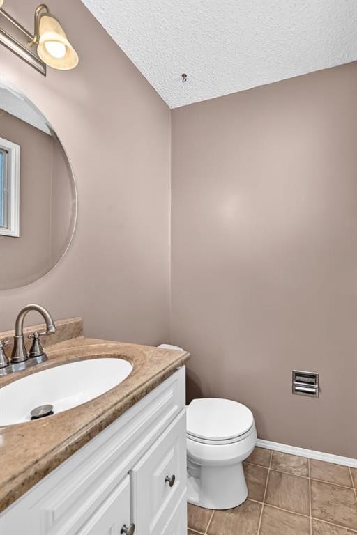 108 Falconridge Close Ne, Calgary, AB - Indoor Photo Showing Bathroom