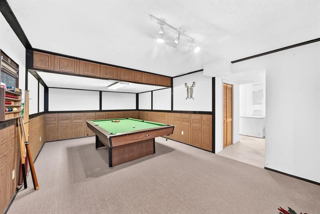 108 Falconridge Close Ne, Calgary, AB - Indoor Photo Showing Other Room