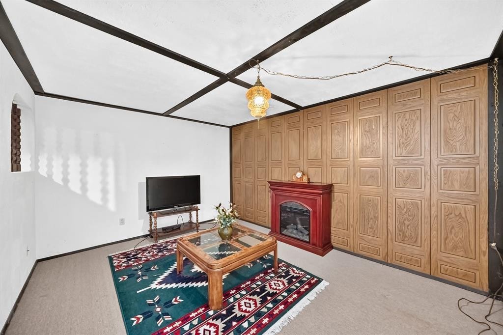 108 Falconridge Close Ne, Calgary, AB - Indoor With Fireplace