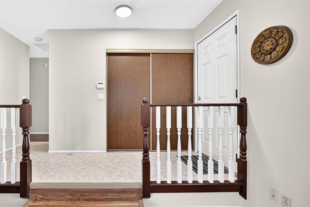 108 Falconridge Close Ne, Calgary, AB - Indoor Photo Showing Other Room