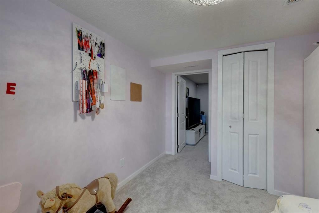212 Hendon Drive Nw, Calgary, AB - Indoor