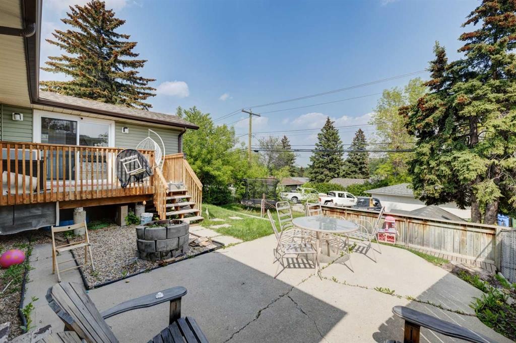 212 Hendon Drive Nw, Calgary, AB - Outdoor With Deck Patio Veranda