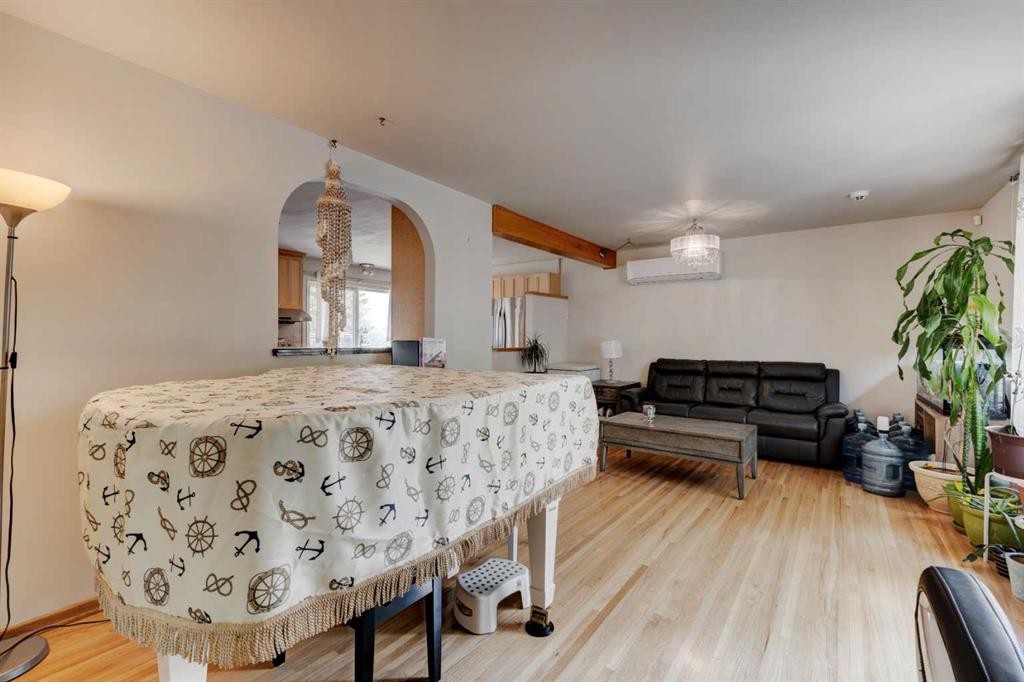 212 Hendon Drive Nw, Calgary, AB - Indoor