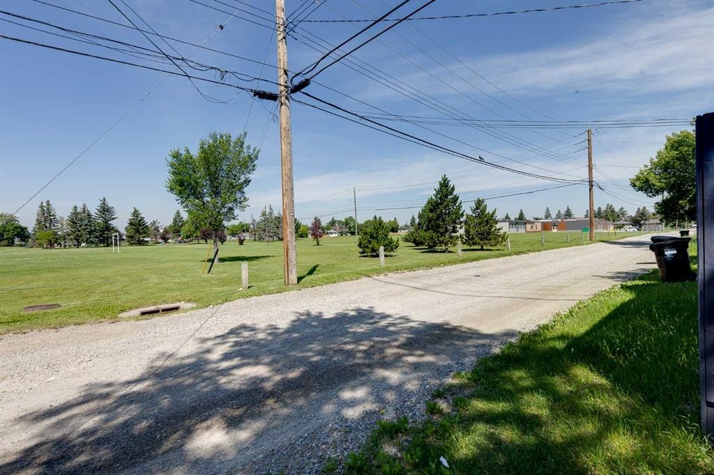 933 Marcombe Drive Ne, Calgary, AB