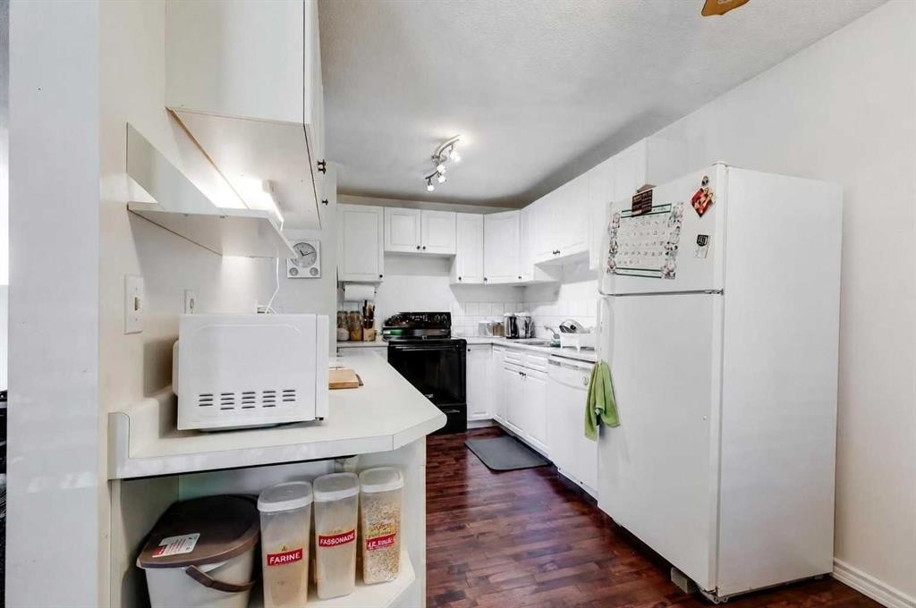 933 Marcombe Drive Ne, Calgary, AB