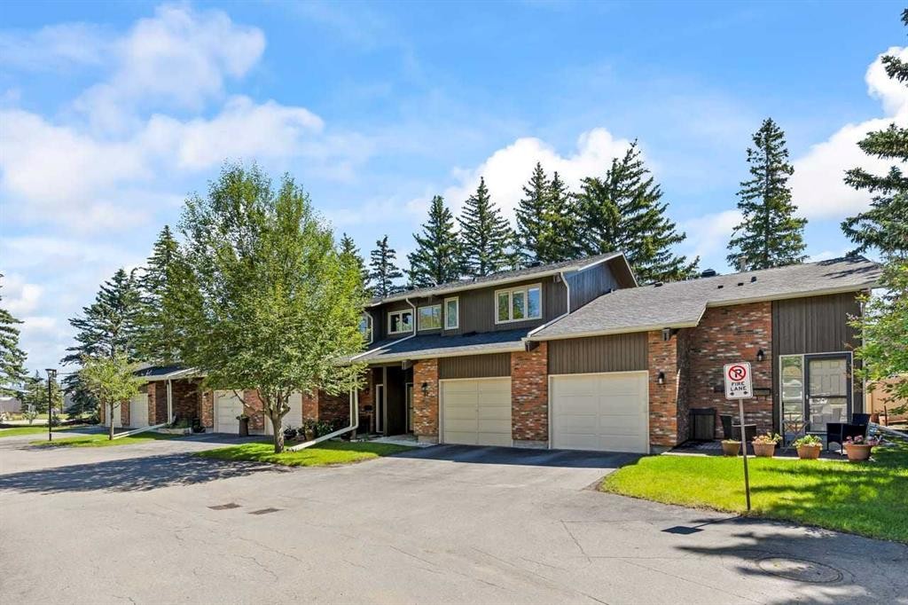 12-10001 Brookpark Boulevard Sw, Calgary, AB - Outdoor With Facade
