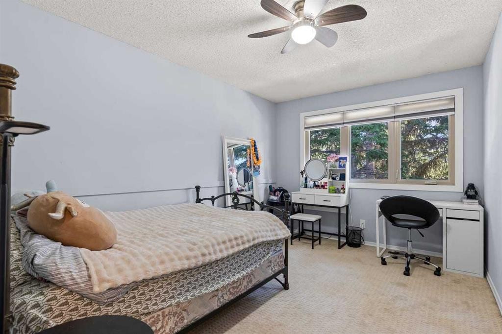 12-10001 Brookpark Boulevard Sw, Calgary, AB - Indoor Photo Showing Bedroom