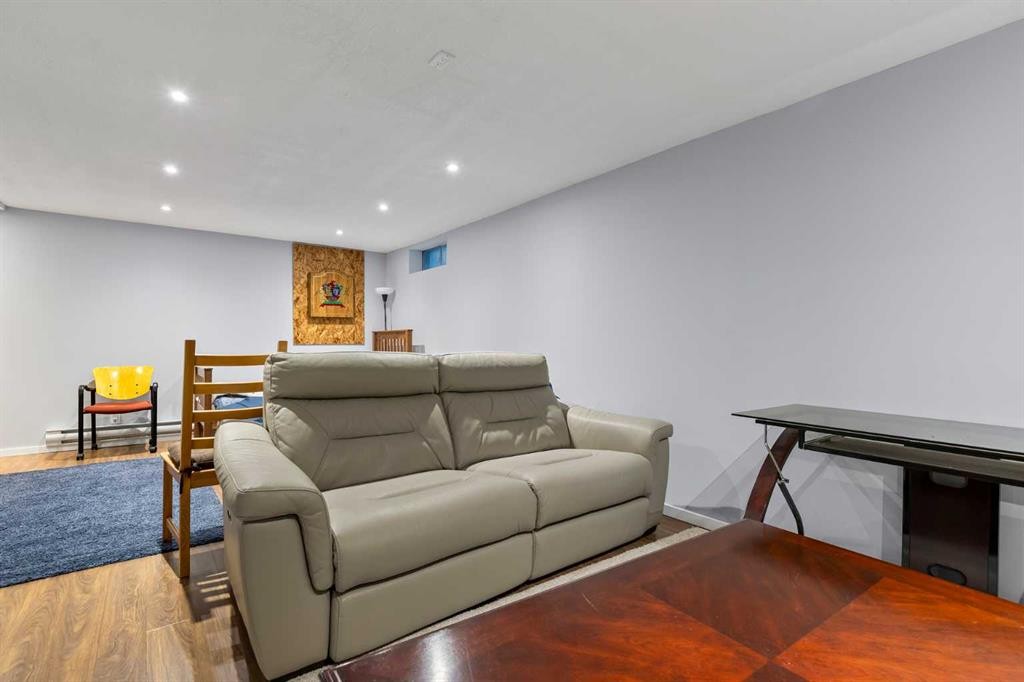 12-10001 Brookpark Boulevard Sw, Calgary, AB - Indoor