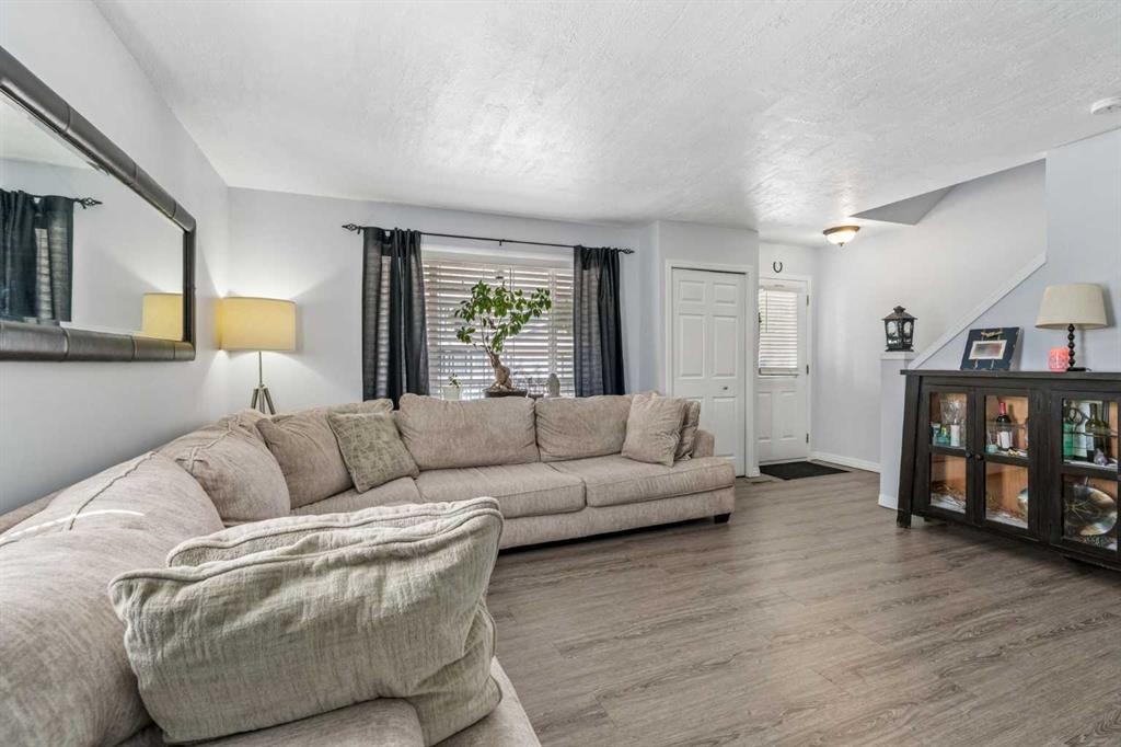 123 Stonemere Place, Chestermere, AB