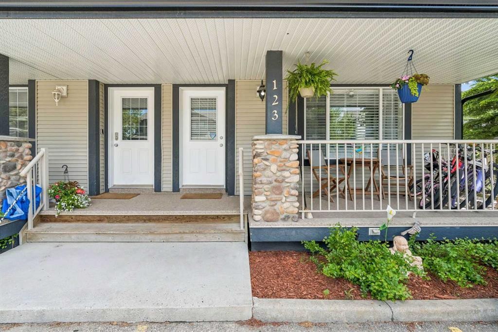 123 Stonemere Place, Chestermere, AB