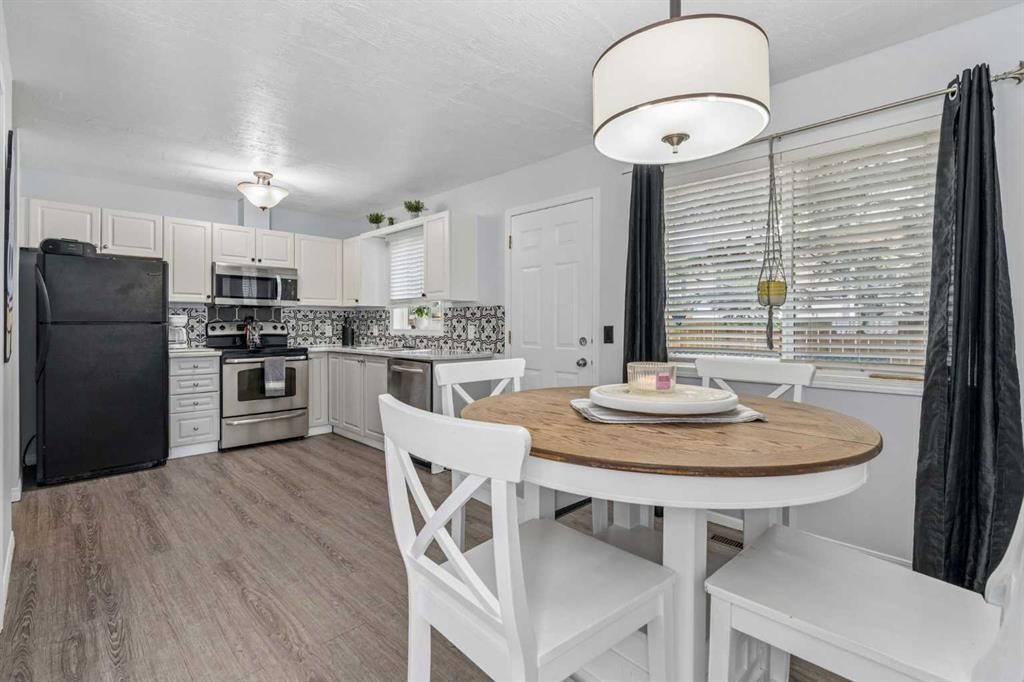123 Stonemere Place, Chestermere, AB