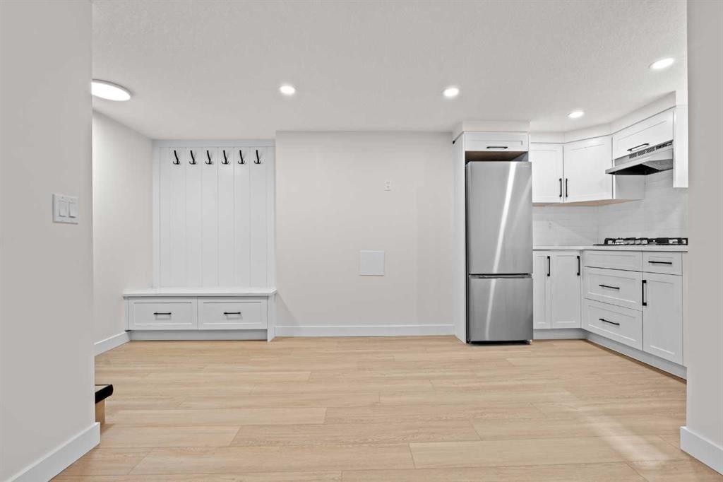 3020 15 Avenue Sw, Calgary, AB - Indoor