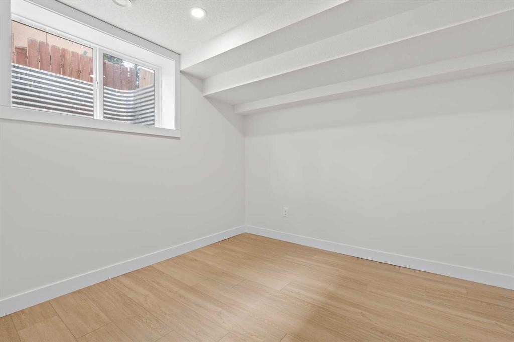 3020 15 Avenue Sw, Calgary, AB - Indoor Photo Showing Other Room