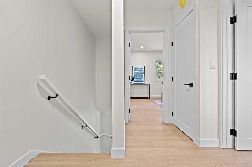 3020 15 Avenue Sw, Calgary, AB - Indoor Photo Showing Other Room