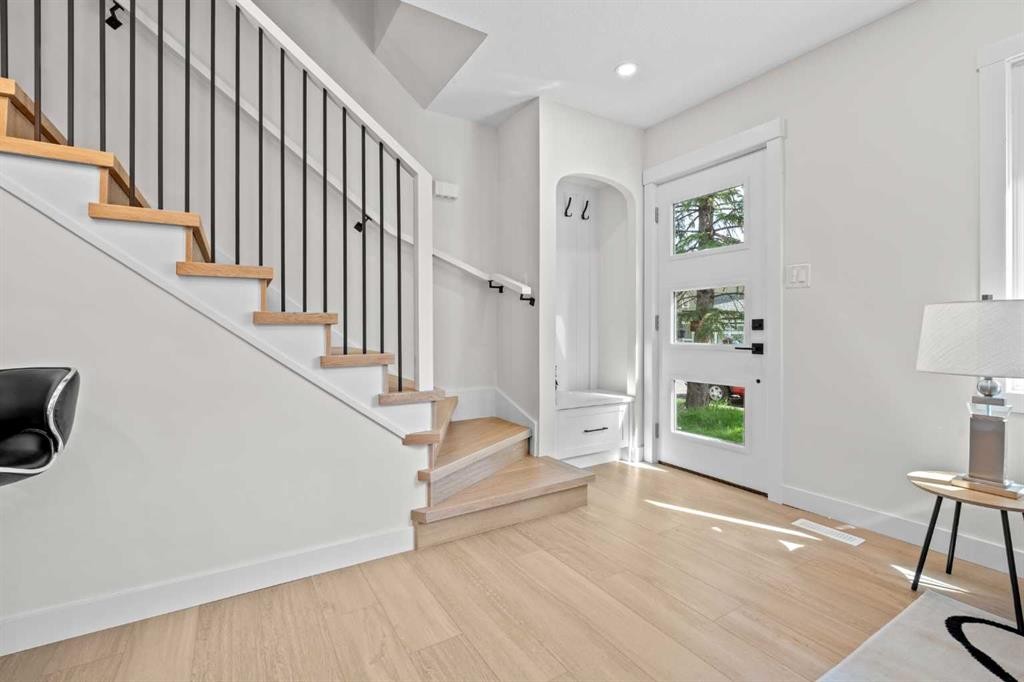 3020 15 Avenue Sw, Calgary, AB - Indoor Photo Showing Other Room