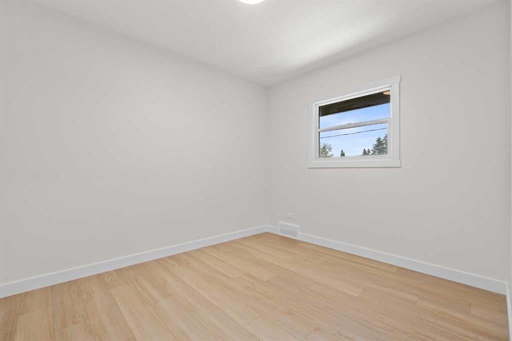 3020 15 Avenue Sw, Calgary, AB - Indoor Photo Showing Other Room