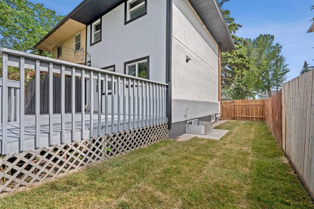 3020 15 Avenue Sw, Calgary, AB - Outdoor With Exterior