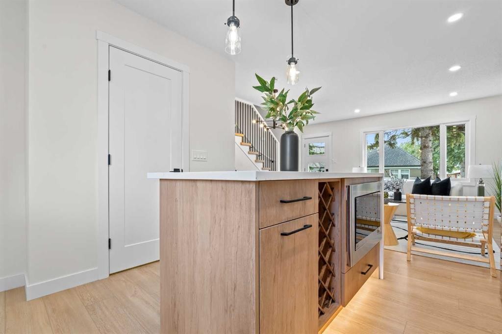 3020 15 Avenue Sw, Calgary, AB - Indoor