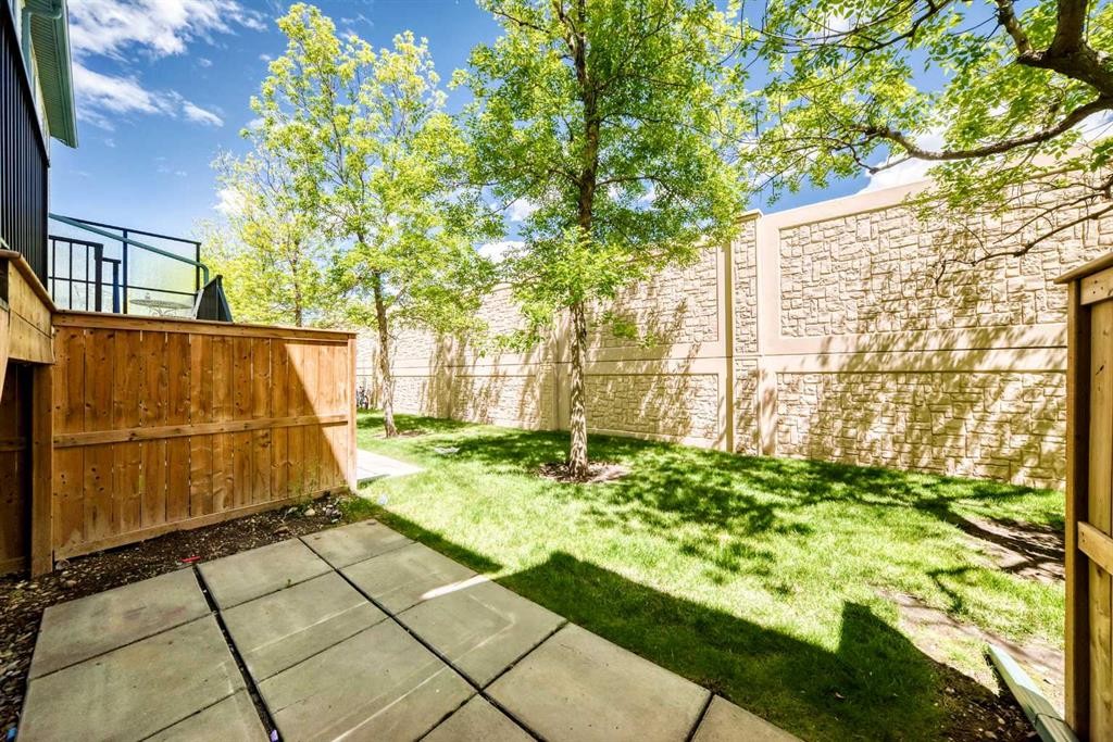 101 Hidden Valley Villas Nw, Calgary, AB - Outdoor