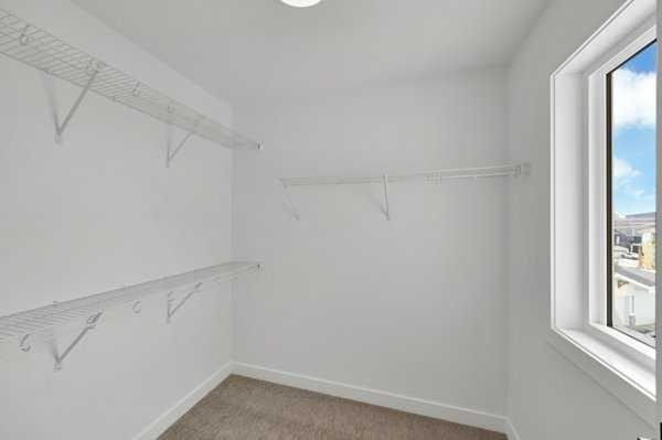 82 Heritage Circle, Cochrane, AB