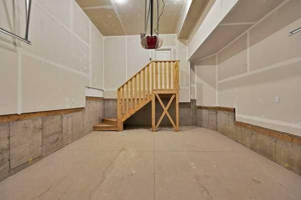 82 Heritage Circle, Cochrane, AB