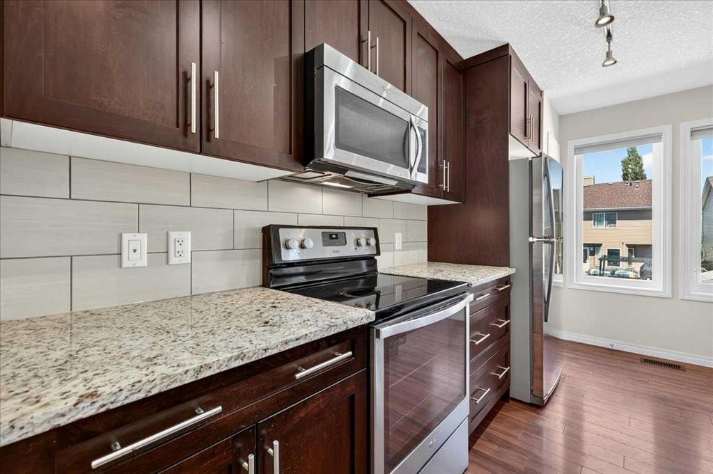 604 Auburn Bay Square Se, Calgary, AB