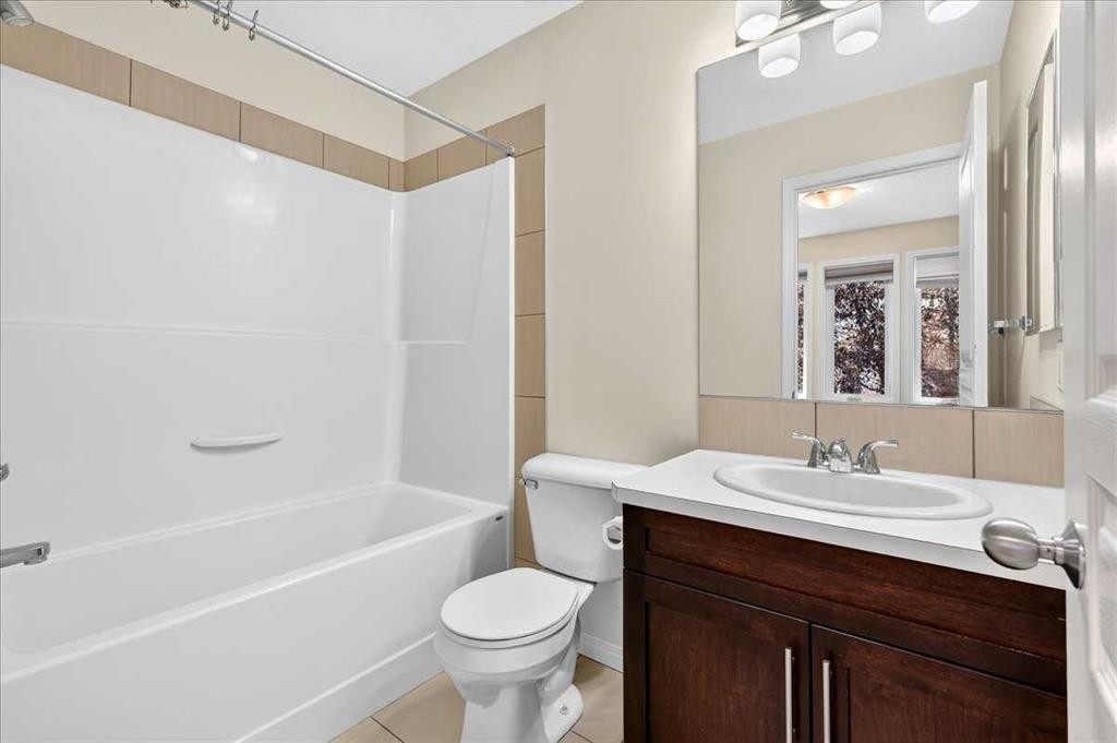 604 Auburn Bay Square Se, Calgary, AB