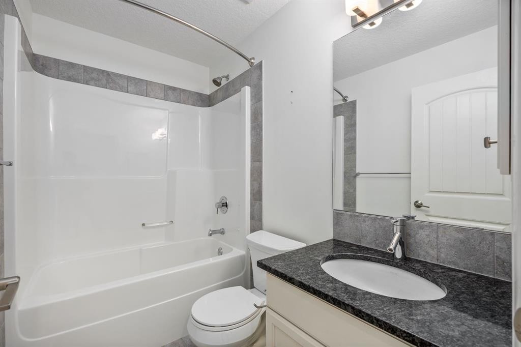 31 Chaparral Valley Way Se, Calgary, AB - Indoor Photo Showing Bathroom